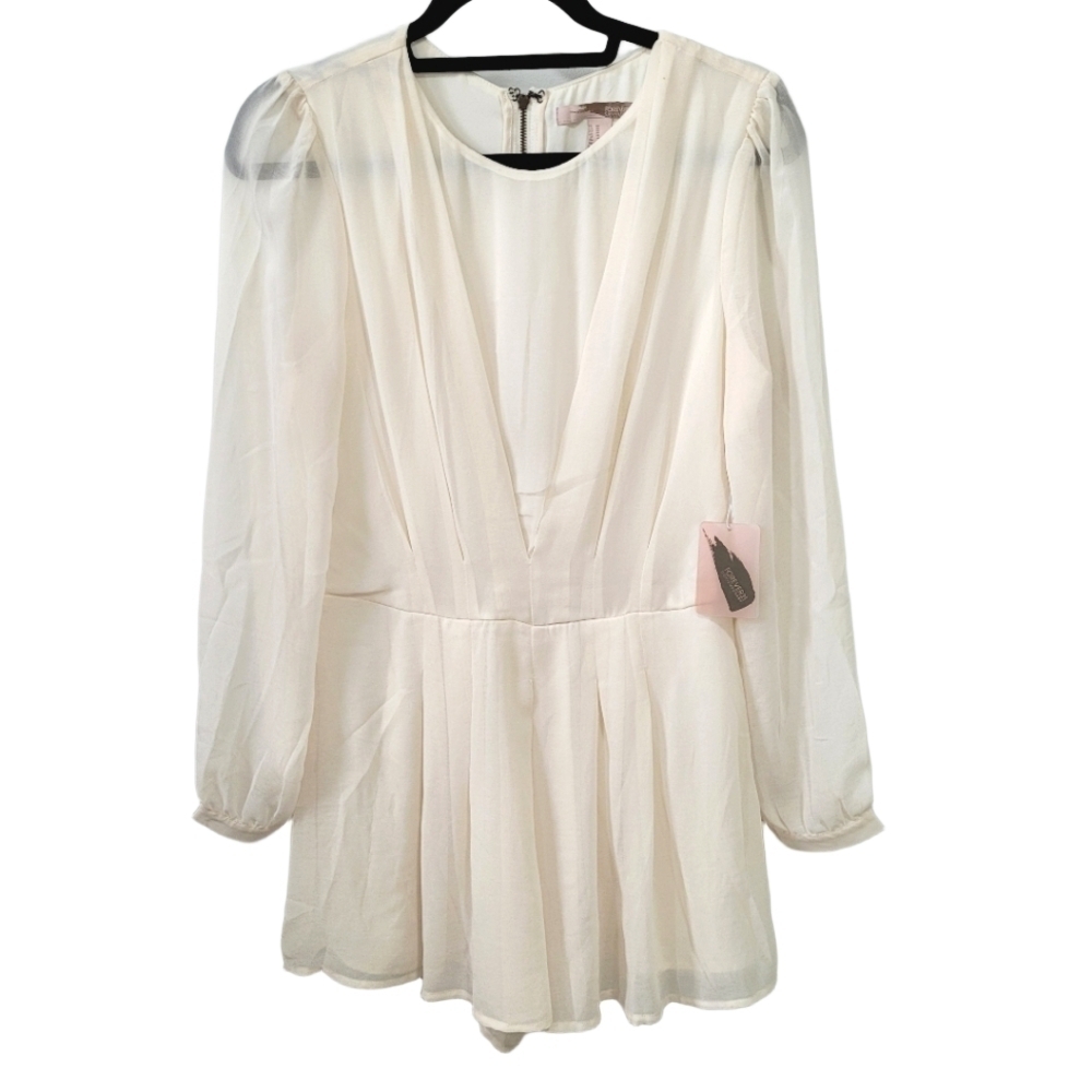 NWT Creamy white Bohemian relaxed fit romper, medium